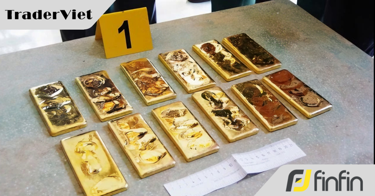 Bắt được 1 người giấu bao tải chứa hơn 12kg vàng dưới bệ đặt bình xăng