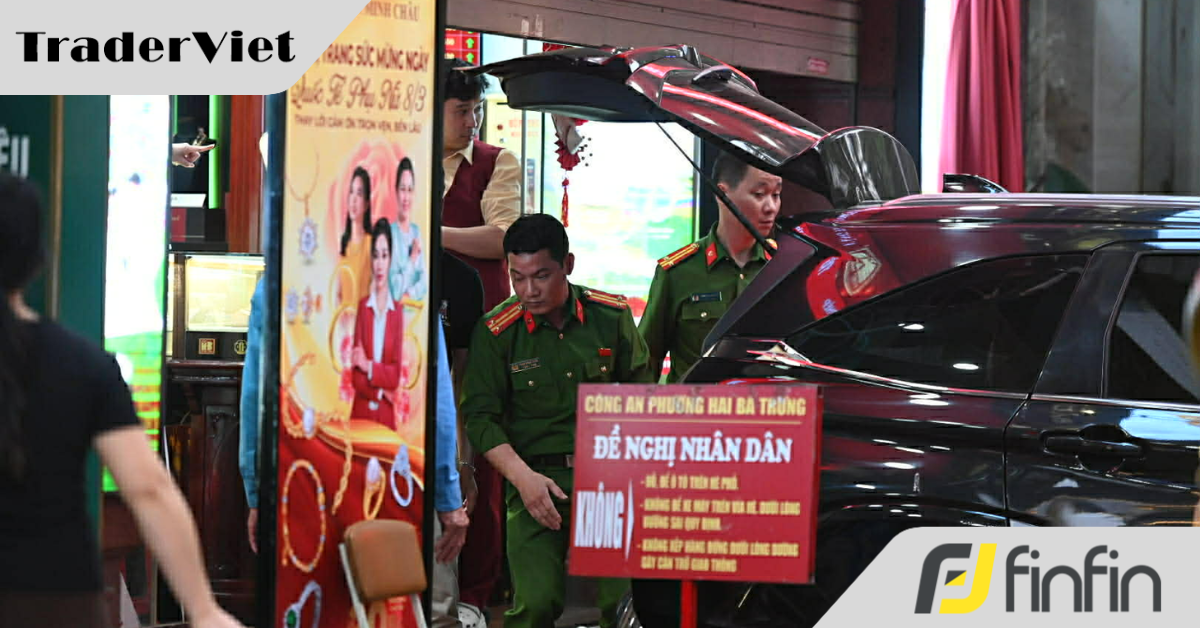 Nhiều công an xuất hiện tại các cửa hàng vàng Bảo Tín Minh Châu