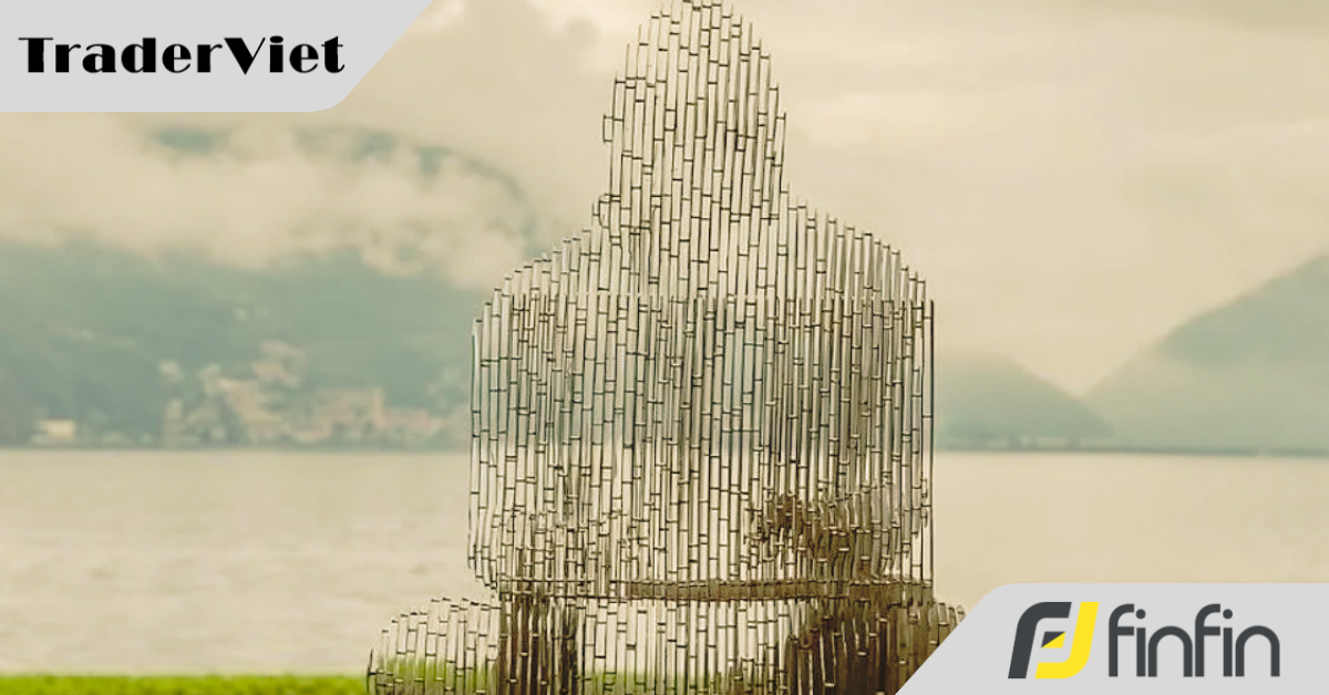 Tượng 'cha đẻ' Bitcoin bị ném xuống hồ