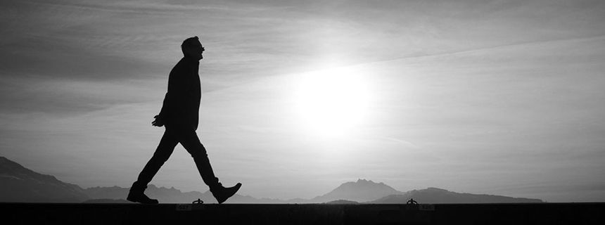 Đừng chạy, hãy bước đi