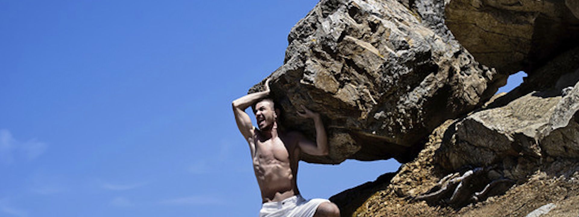 Bitcoin đang cố gắng vượt cạn. Cố lên Bitcoin!