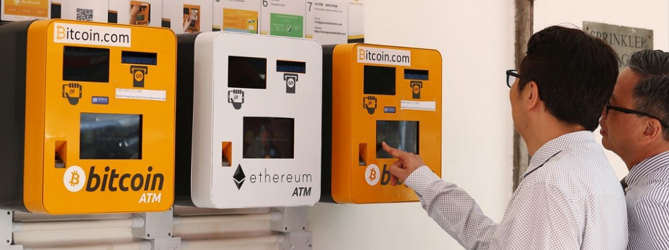 Tiền thật theo tiền ảo... ‘chạy’ ra nước ngoài