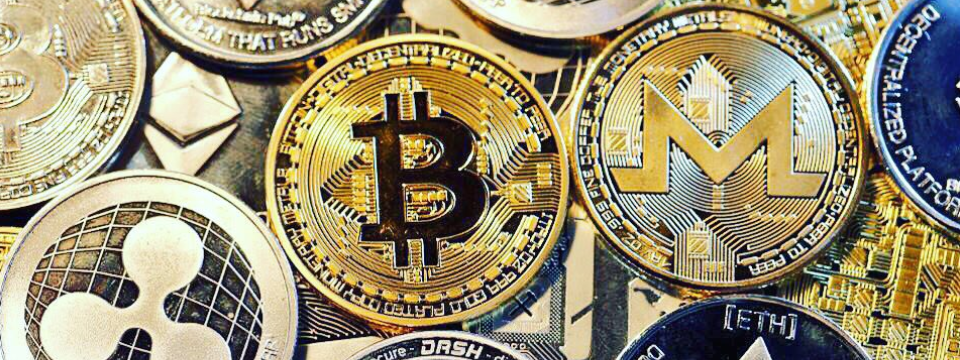 Tiền điện tử là chứng khoán, tiền tệ hay tài sản?