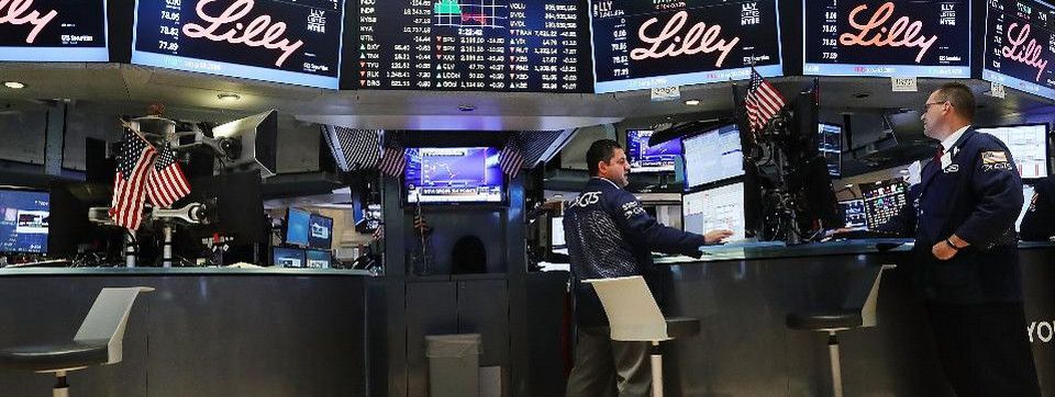 Mô hình kỹ thuật chỉ khả năng chứng khoán Mỹ có thể tiếp tục bay cao trong năm 2017 và các năm tới