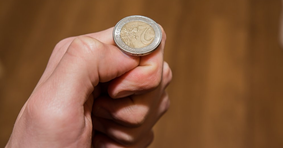 Tâm lý con người trong trò tung đồng xu may rủi và trader học được gì từ nó?