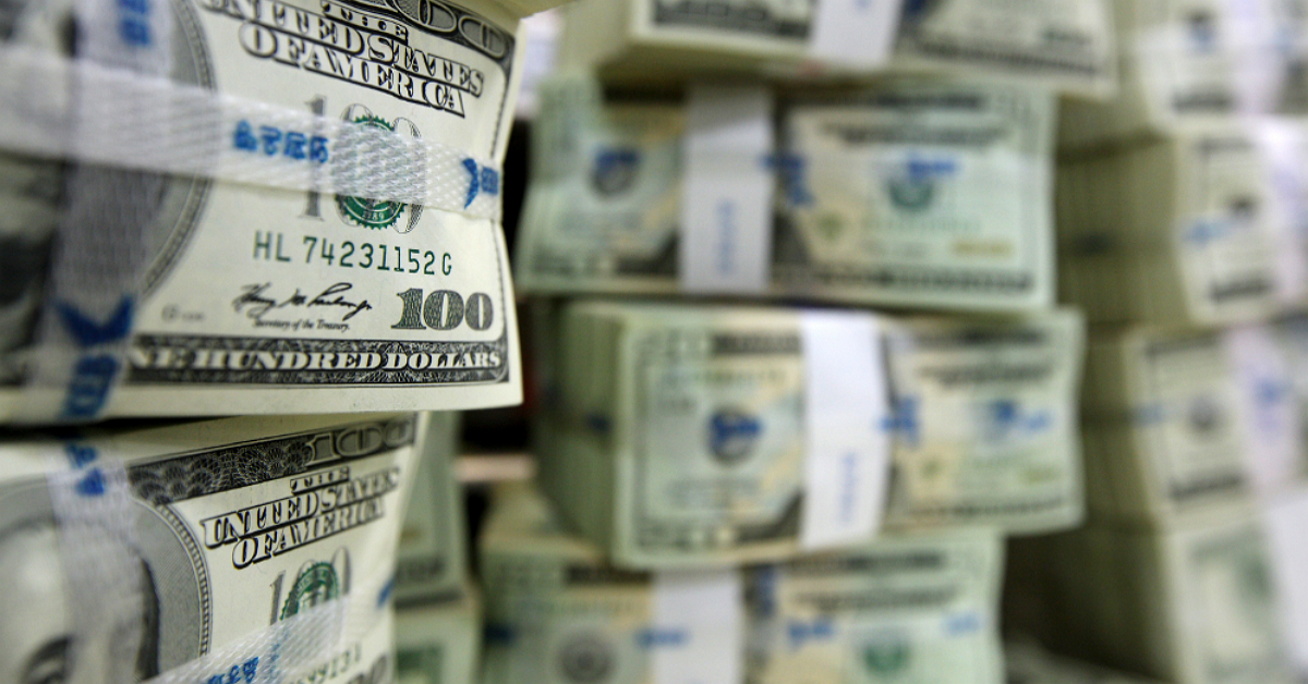 Buffett có 128 tỷ USD tiền mặt dư thừa và các chuyên gia không hiểu được vì sao ông không dùng chúng