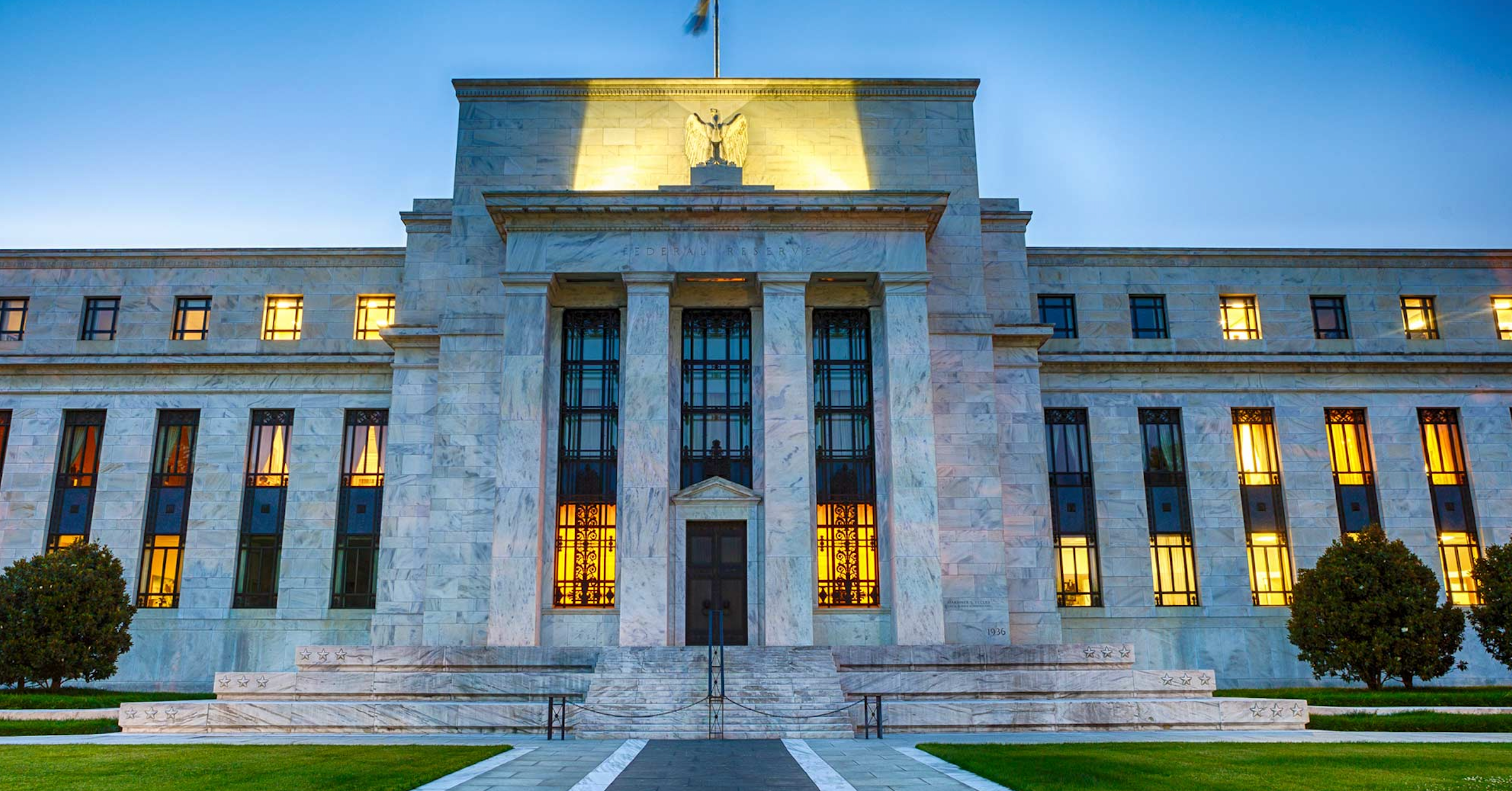 FED cắt giảm lãi suất khẩn cấp để cứu nguy nền kinh tế, Bitcoin lập tức giảm