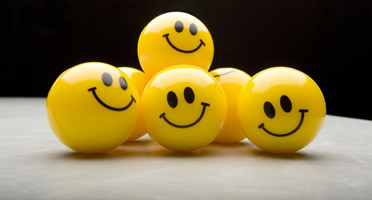 Đừng tin các nhà phân tích: Luôn luôn lạc quan, dự báo vô dụng