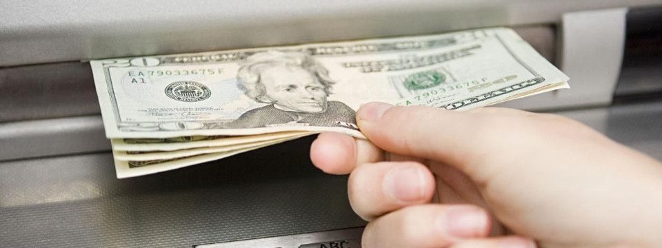 Tư vấn giúp em hình thức rút tiền nào lệ phí nhẹ nhất ?