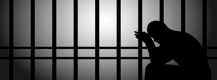 Nhân viên SEC lách luật để trục lợi từ việc trade bằng danh nghĩa mẹ và bạn bè