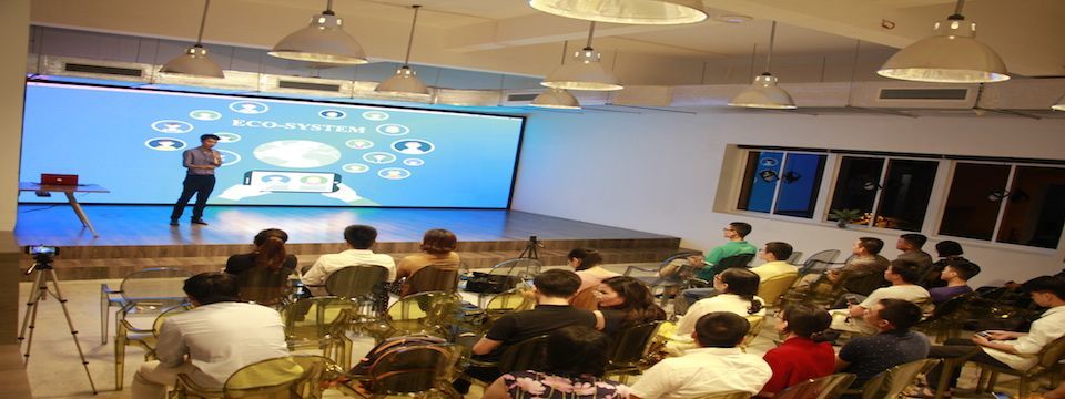 [Cafebiz] Chàng trai 9x ra mắt trợ lý ảo trong lĩnh vực tài chính đầu tiên tại Việt Nam