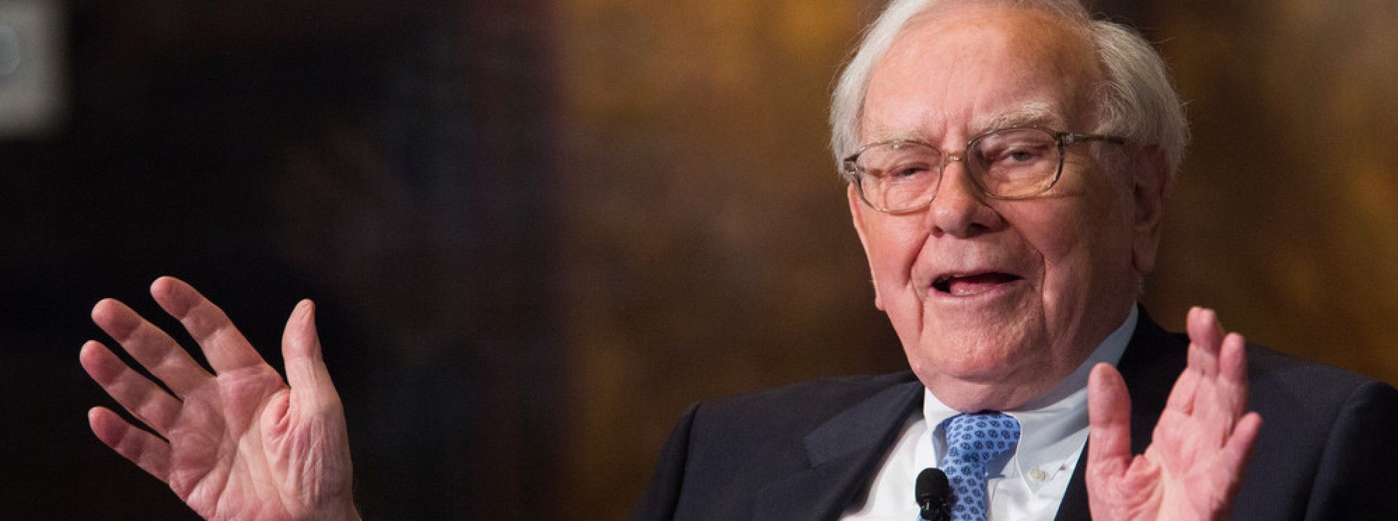 Warren Buffett trở thành chủ sở hữu lớn nhất của 2 ngân hàng lớn hàng đầu thế giới