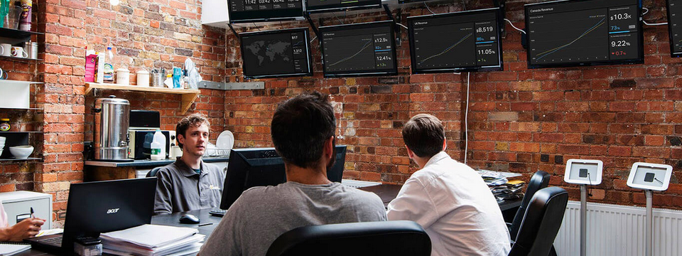 Chiến lược giao dịch WhaM - không cần đến indicator, cũng bỏ luôn đồ thị nến