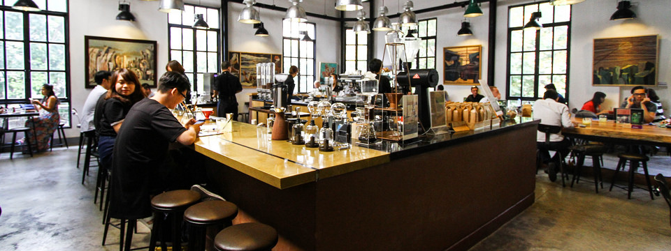 Trader nên làm việc ở nhà hay ở quán cà phê?