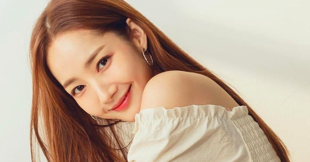 Nữ diễn viên xinh đẹp bị triệu tập điều tra và cấm xuất cảnh do liên quan đến bạn trai cũ là CEO sàn tiền ảo