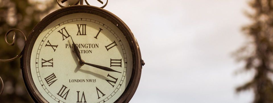 Trader giao dịch trong ngày nên giữ lệnh bao lâu thì hợp lý?